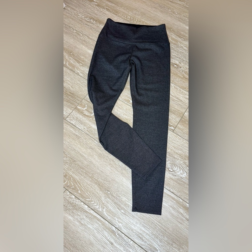 NWOT Lysse New York Charcoal Gray High-Waisted Leggings - Picture 3 of 4